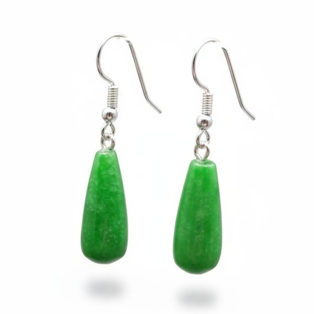 NWT Beautiful Boho Green Aventurine Stone Dangling Earrings!
